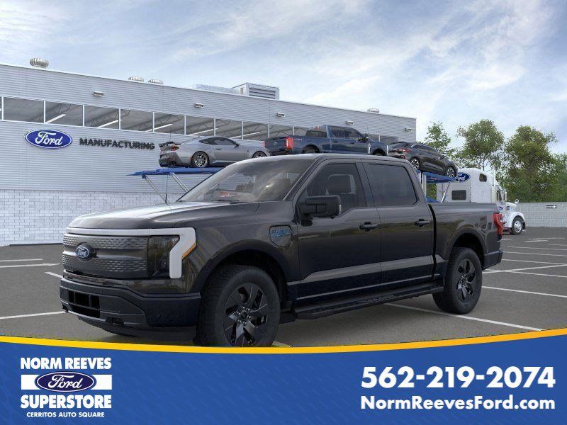 2025 Ford F-150 Lightning 4D Crew Cab