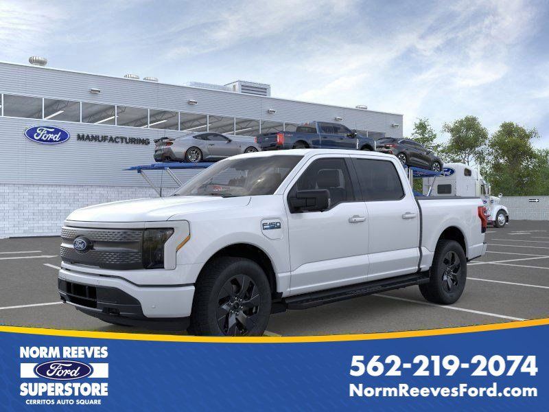 2025 Ford F-150 Lightning 4D Crew Cab