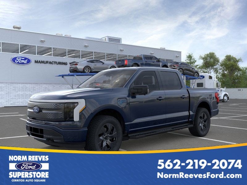 2025 Ford F-150 Lightning 4D Crew Cab