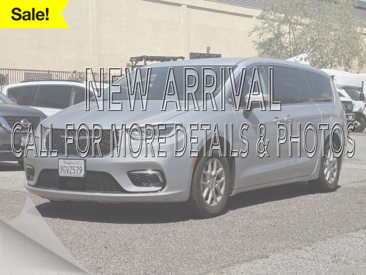 2023 Chrysler Pacifica Touring L