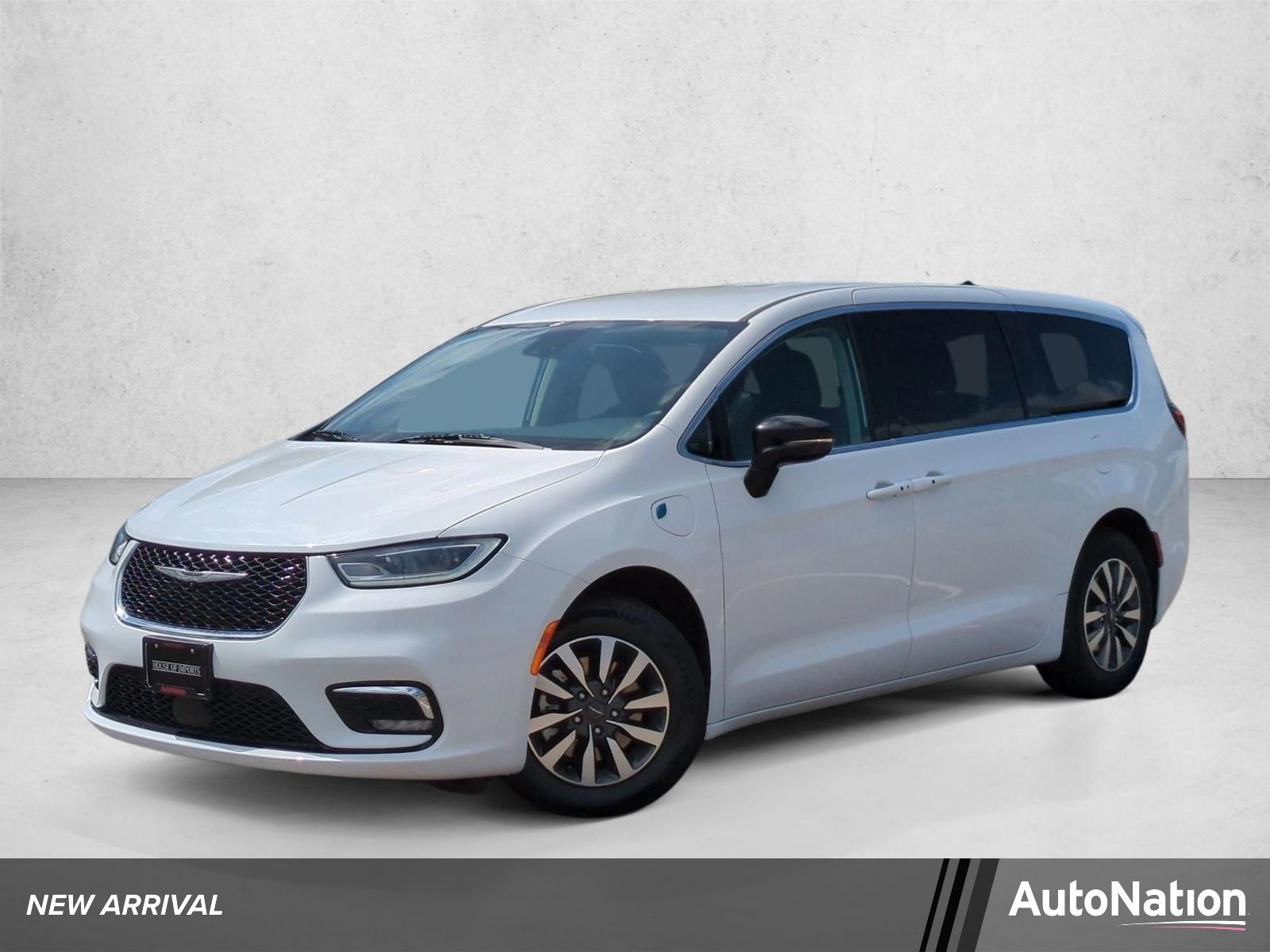 2024 Chrysler Pacifica 2WD Minivans