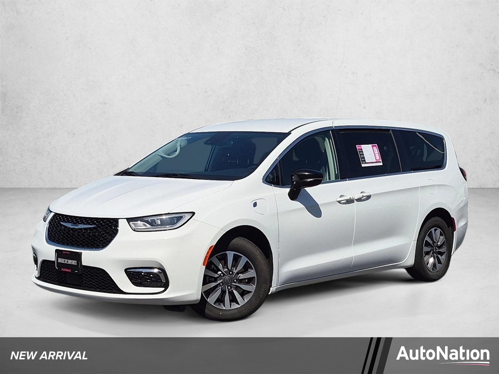 2024 Chrysler Pacifica 2WD Minivans