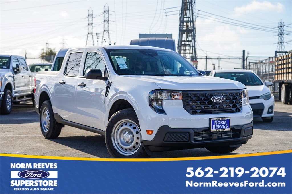 2025 Ford Maverick 4D Crew Cab
