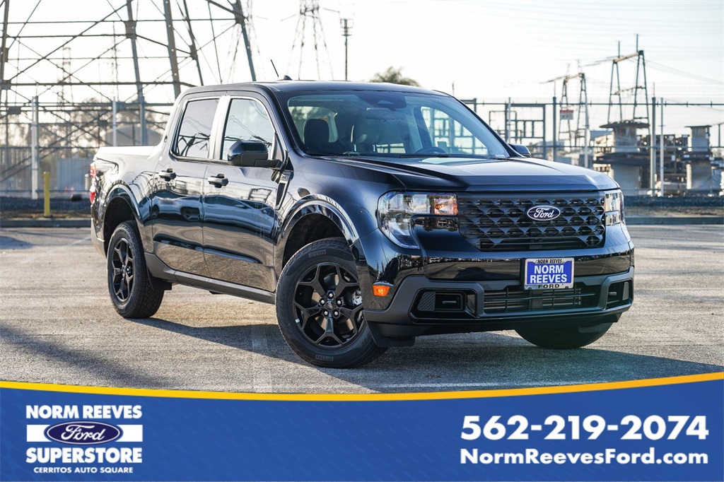 2025 Ford Maverick 4D Crew Cab