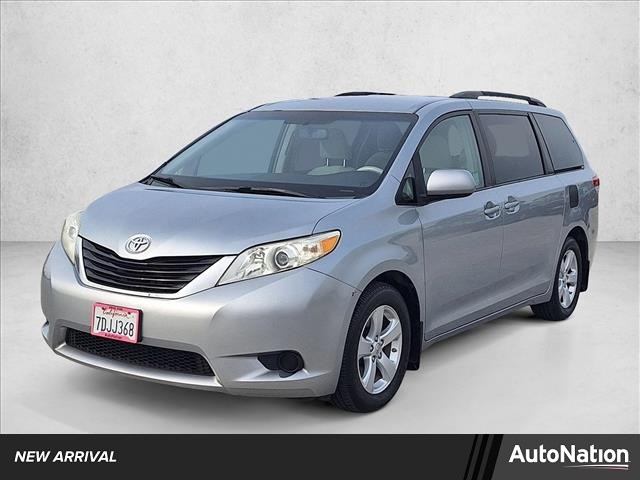 2014 Toyota Sienna 2WD Minivans