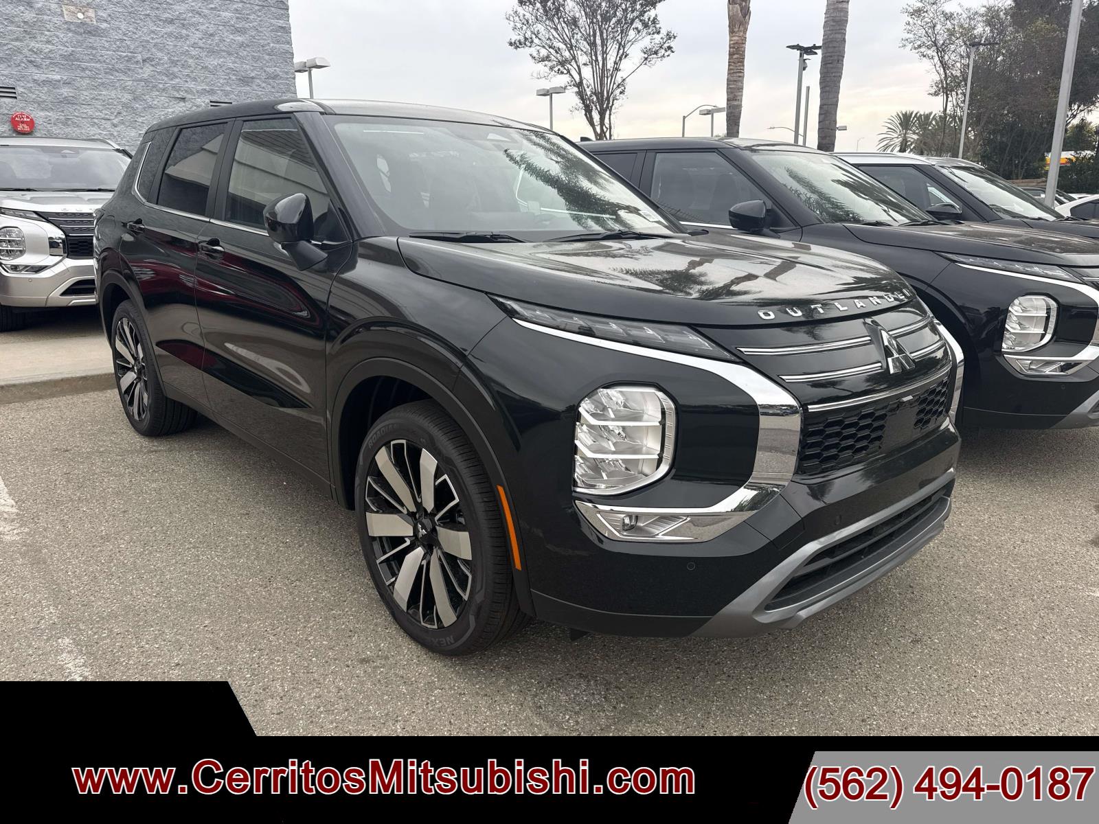 2025 Mitsubishi Outlander SE FWD