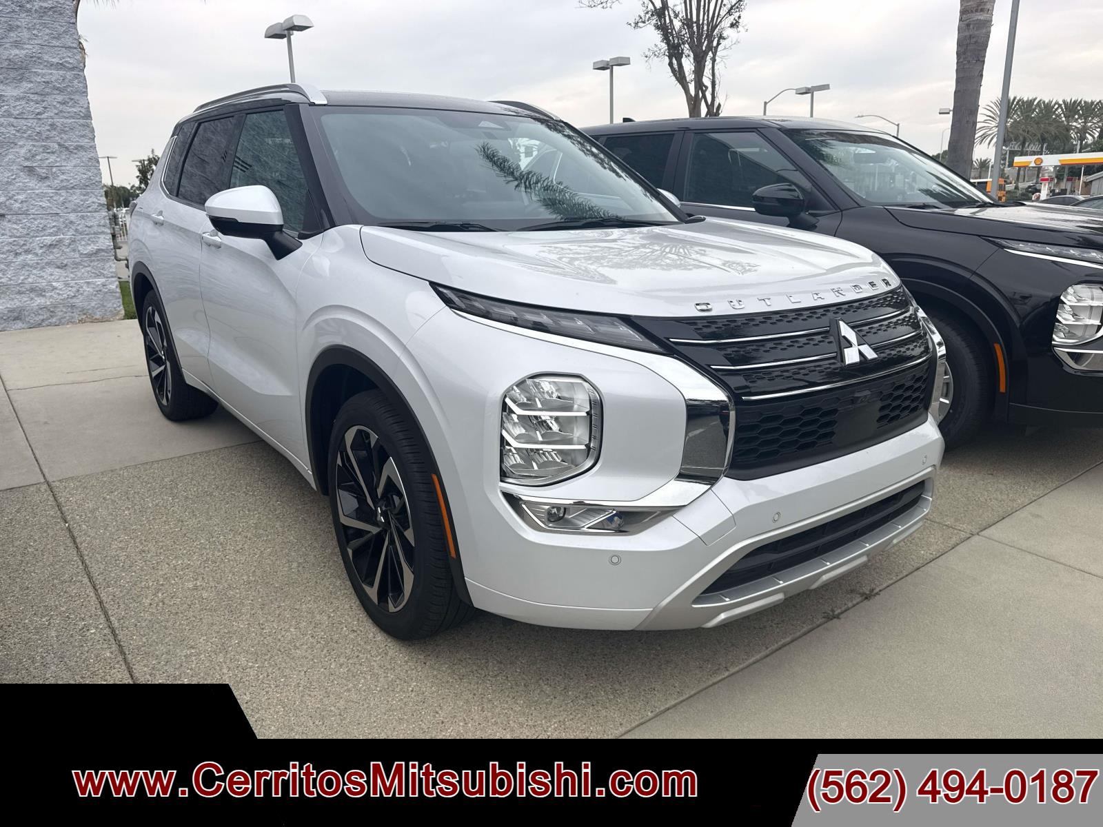 2024 Mitsubishi Outlander SEL FWD