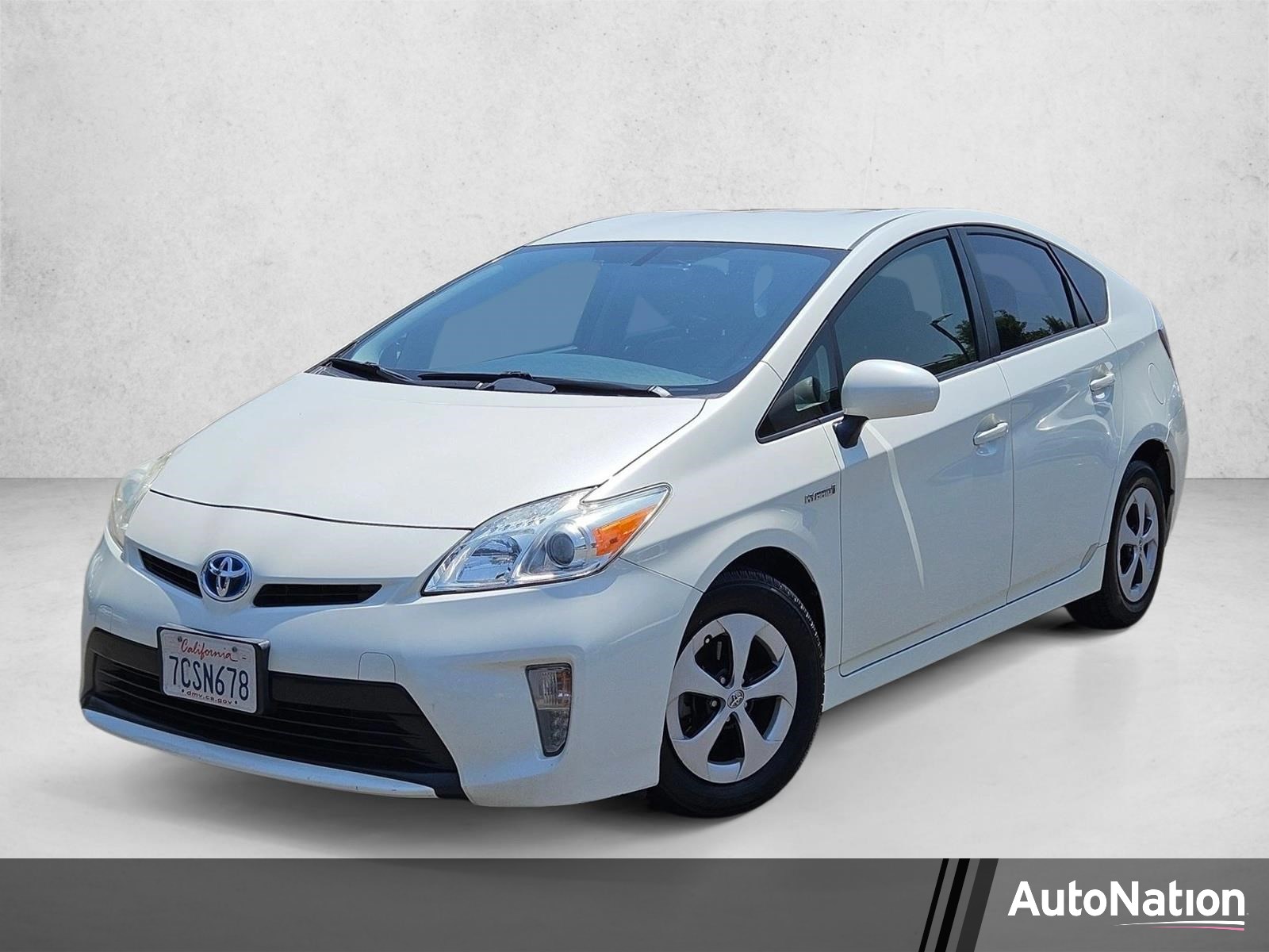 2014 Toyota Prius 4-door Mid-Size Passenger Car