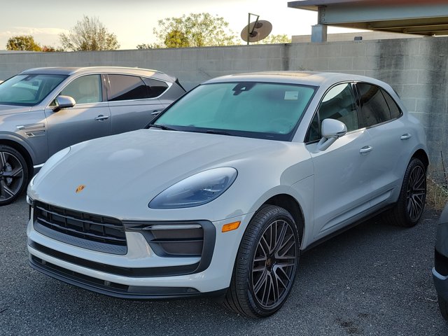 2022 Porsche Macan 
