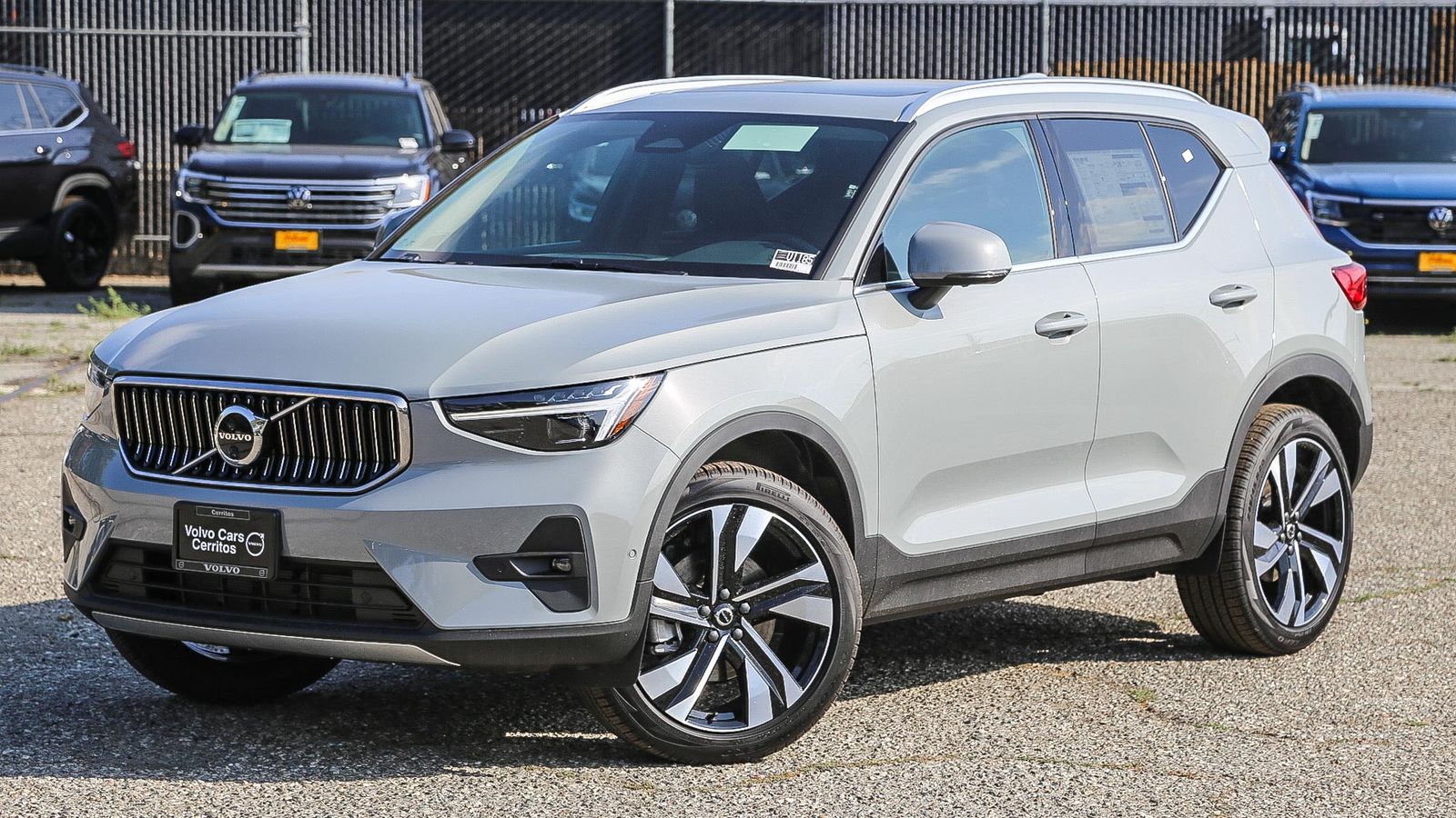 2025 Volvo XC40 4D Sport Utility