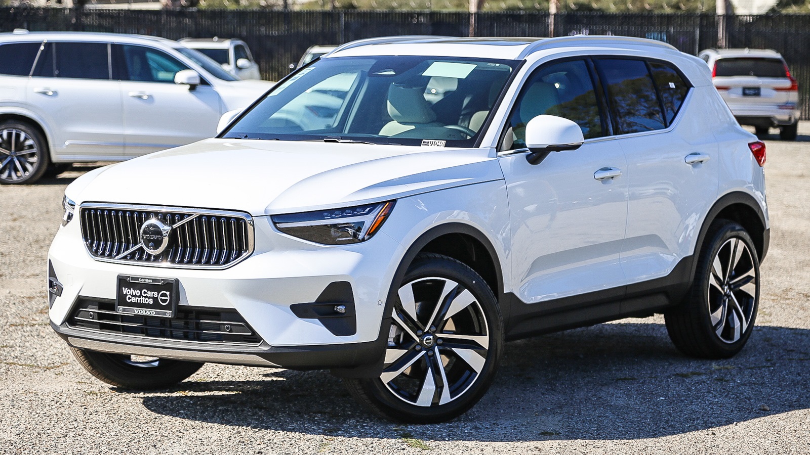 2025 Volvo XC40 4D Sport Utility