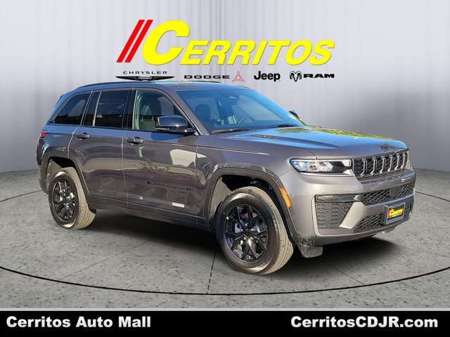 2026 Jeep Grand Cherokee Laredo Altitude