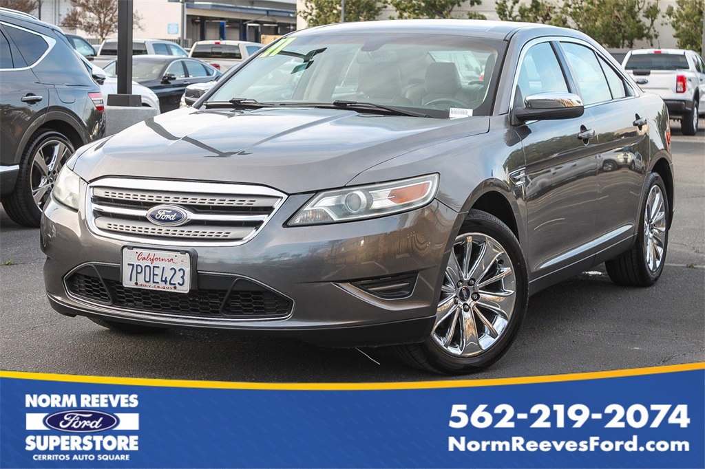 Ford Taurus 4D Sedan