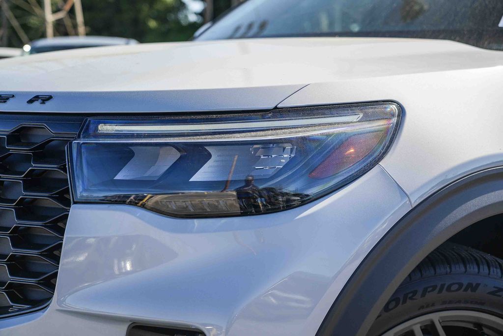 2026 Ford Explorer ST-LINE RWD's photo