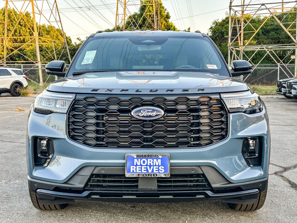 2026 Ford Explorer ST-LINE RWD's photo