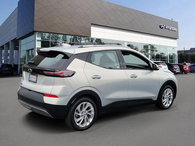 2022 Chevrolet Bolt EUV LT's photo