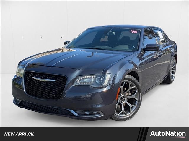 2016 Chrysler 300 4-door Large Passenger Car