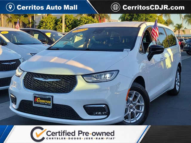 2025 Chrysler Pacifica Select