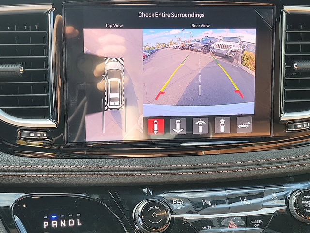 2025 Chrysler Pacifica PHEV Pinnacle - Photo 10