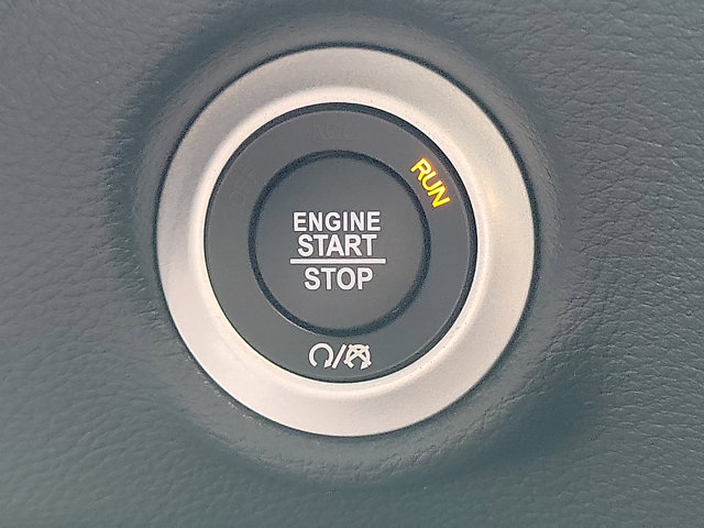 2025 Chrysler Pacifica PHEV Pinnacle - Photo 12