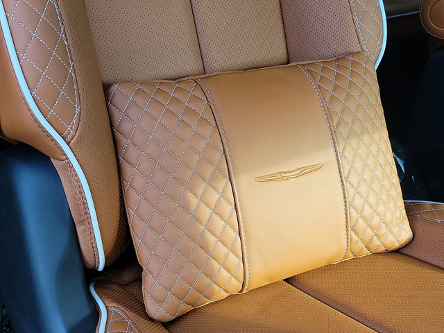 2025 Chrysler Pacifica PHEV Pinnacle - Photo 20