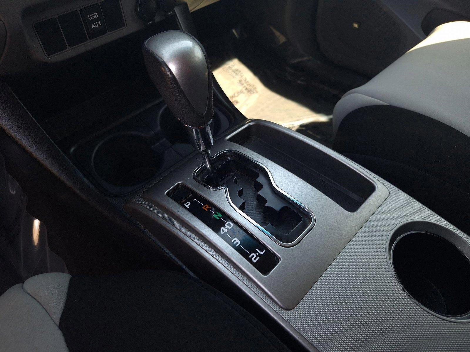 2025 Toyota Tacoma SR5 - Photo 12