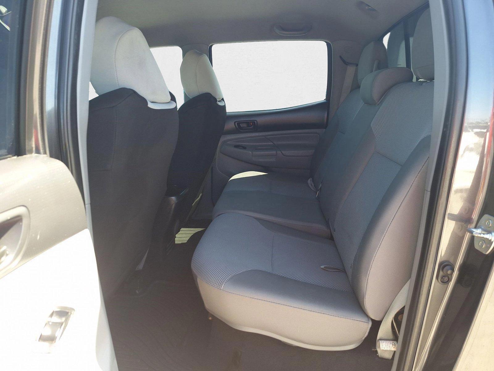 2025 Toyota Tacoma SR5 - Photo 13