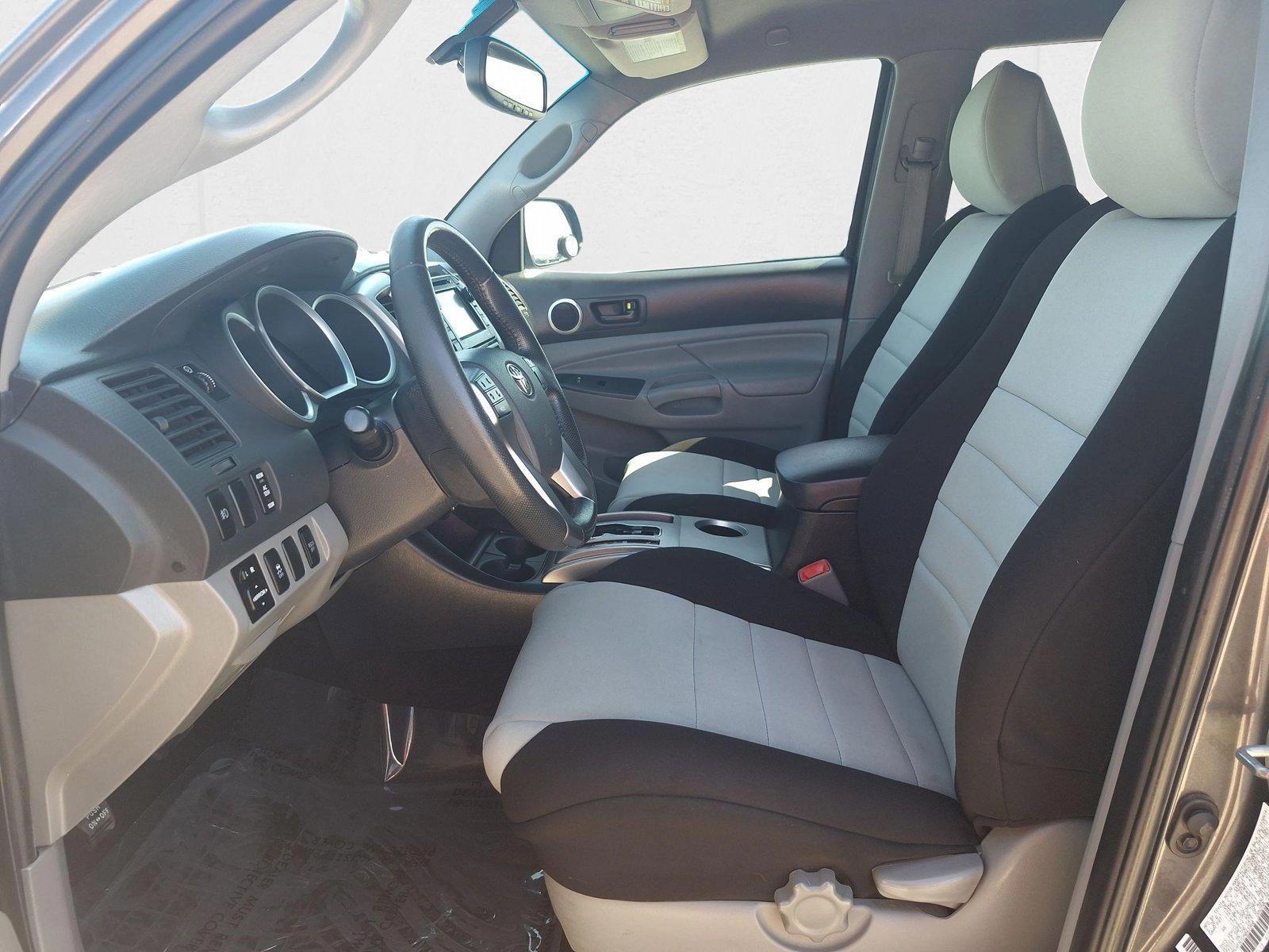 2025 Toyota Tacoma SR5 - Photo 9