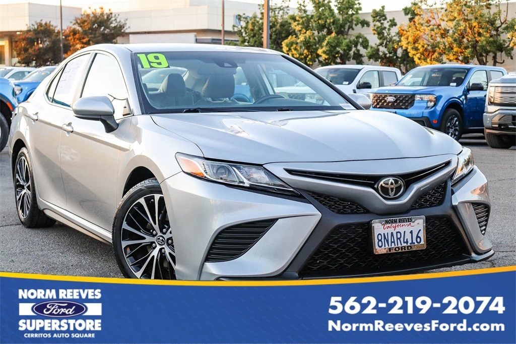 2019 Toyota Camry 4D Sedan