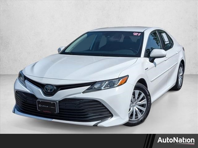 2019 Toyota Camry 4-door Mid-Size Passenger Car