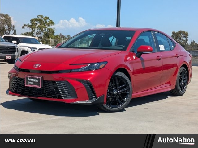 2025 Toyota Camry 4-door Mid-Size Passenger Car