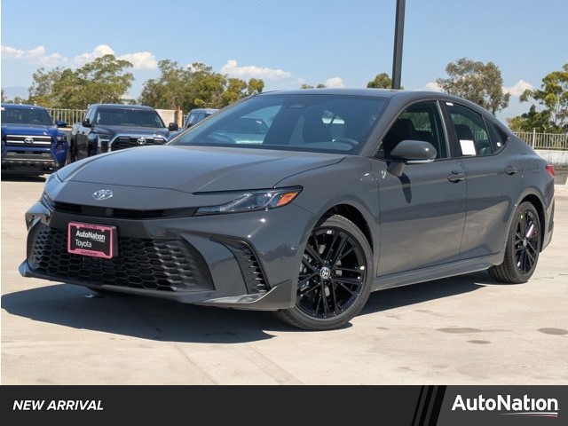 2025 Toyota Camry 4-door Mid-Size Passenger Car