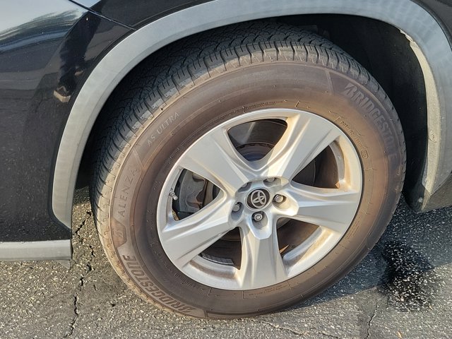 2021 Toyota Highlander LE 4x2 V6's photo