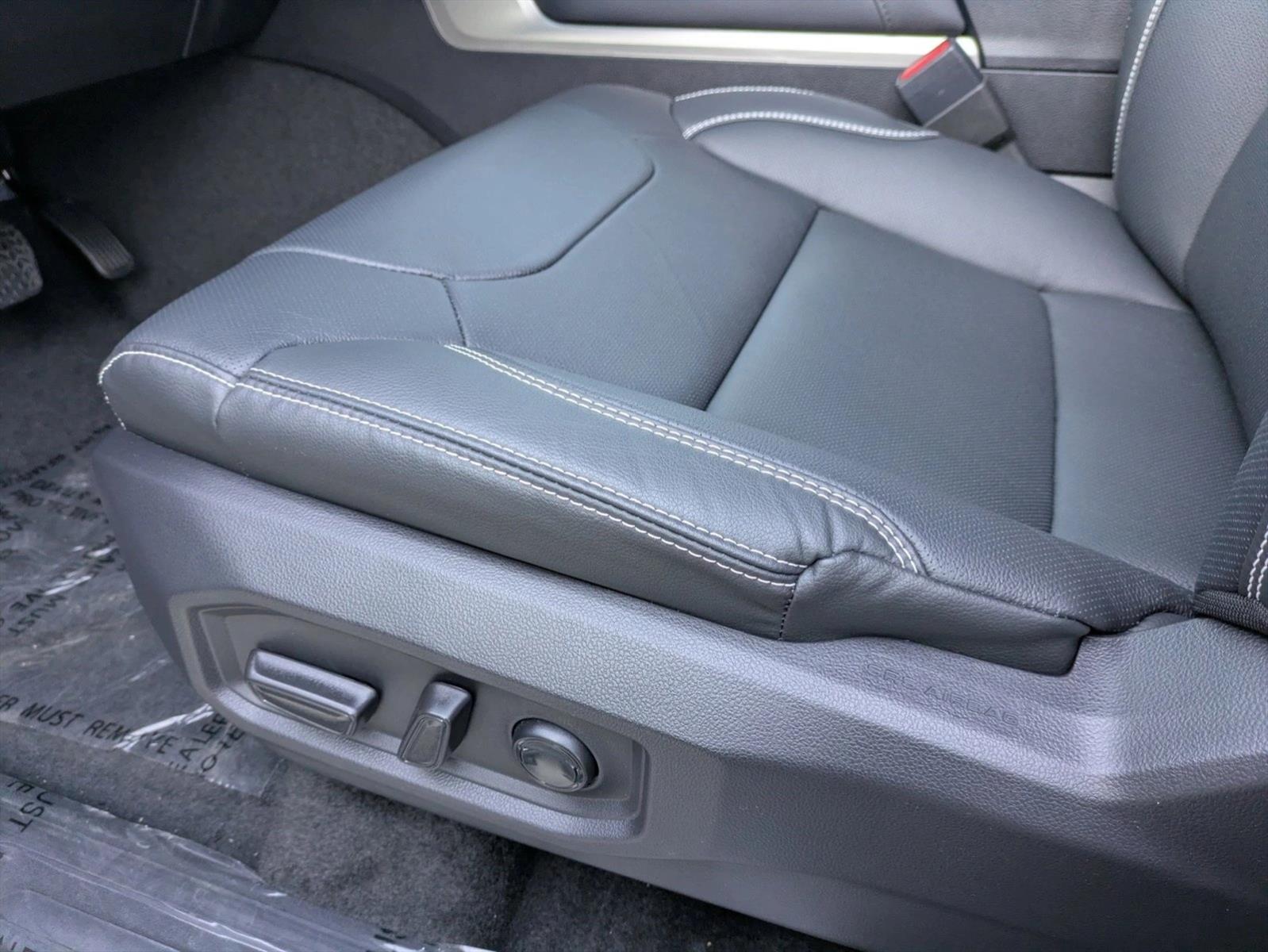 2026 Toyota Tundra Limited - Photo 3