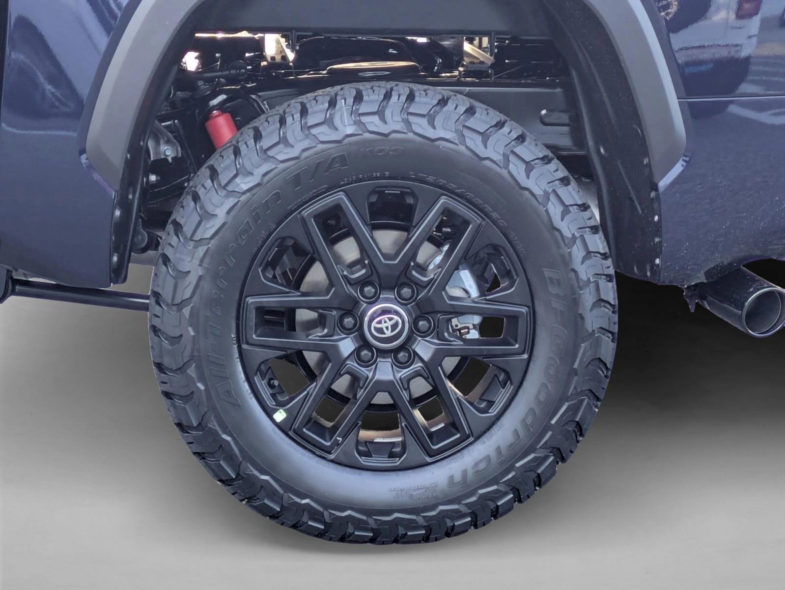 2026 Toyota Tundra Limited - Photo 9