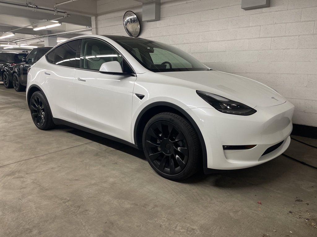 2025 Tesla Model Y 4D Sport Utility