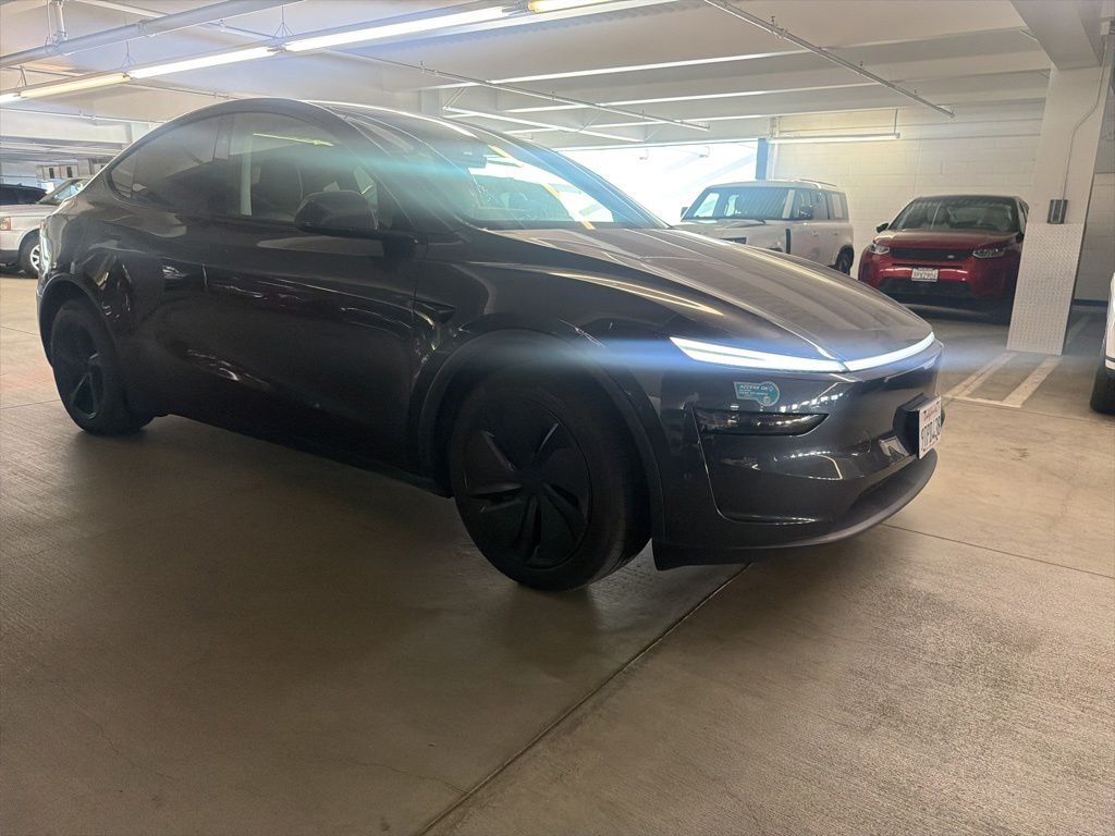 2026 Tesla Model Y's photo