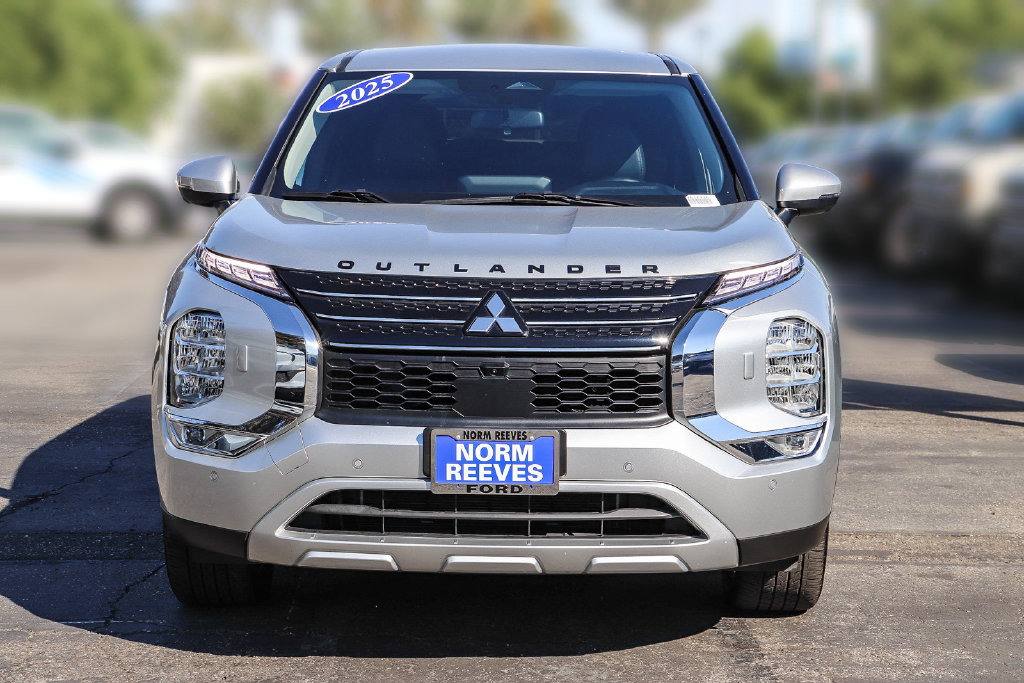 2025 Mitsubishi Outlander Plug-in Hybrid SE