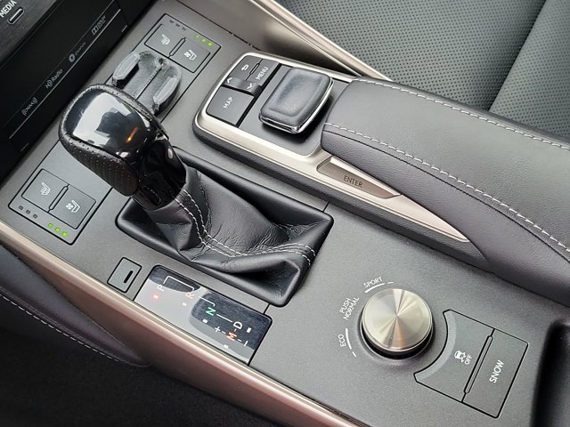 2018 Lexus IS 300 - Photo 15