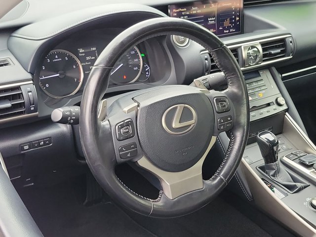 2018 Lexus IS 300 - Photo 8
