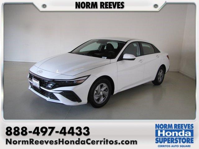 2025 Hyundai Elantra SE