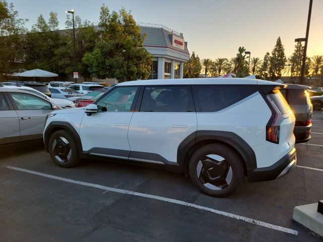 2024 Kia EV9 Light L/R