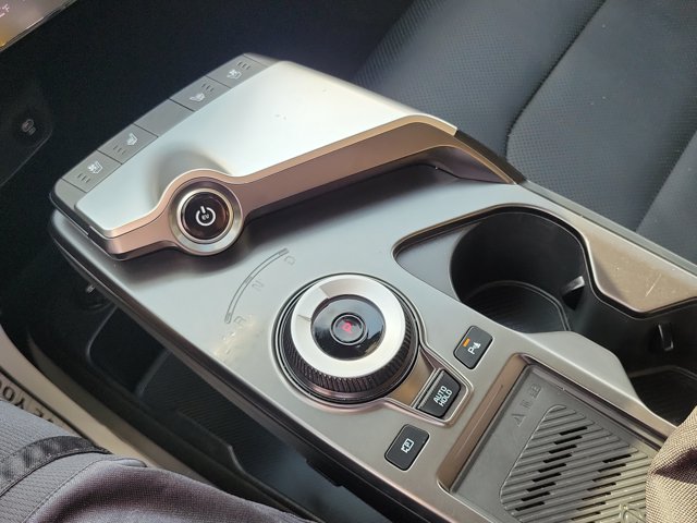 2024 Kia EV6 Wind - Photo 13