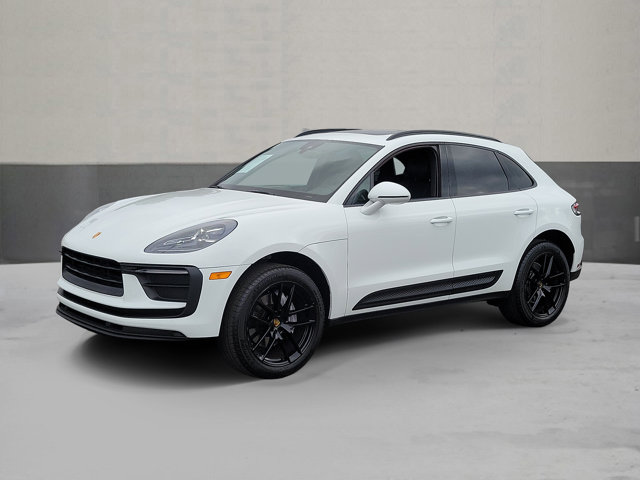 2022 Porsche Macan BASE