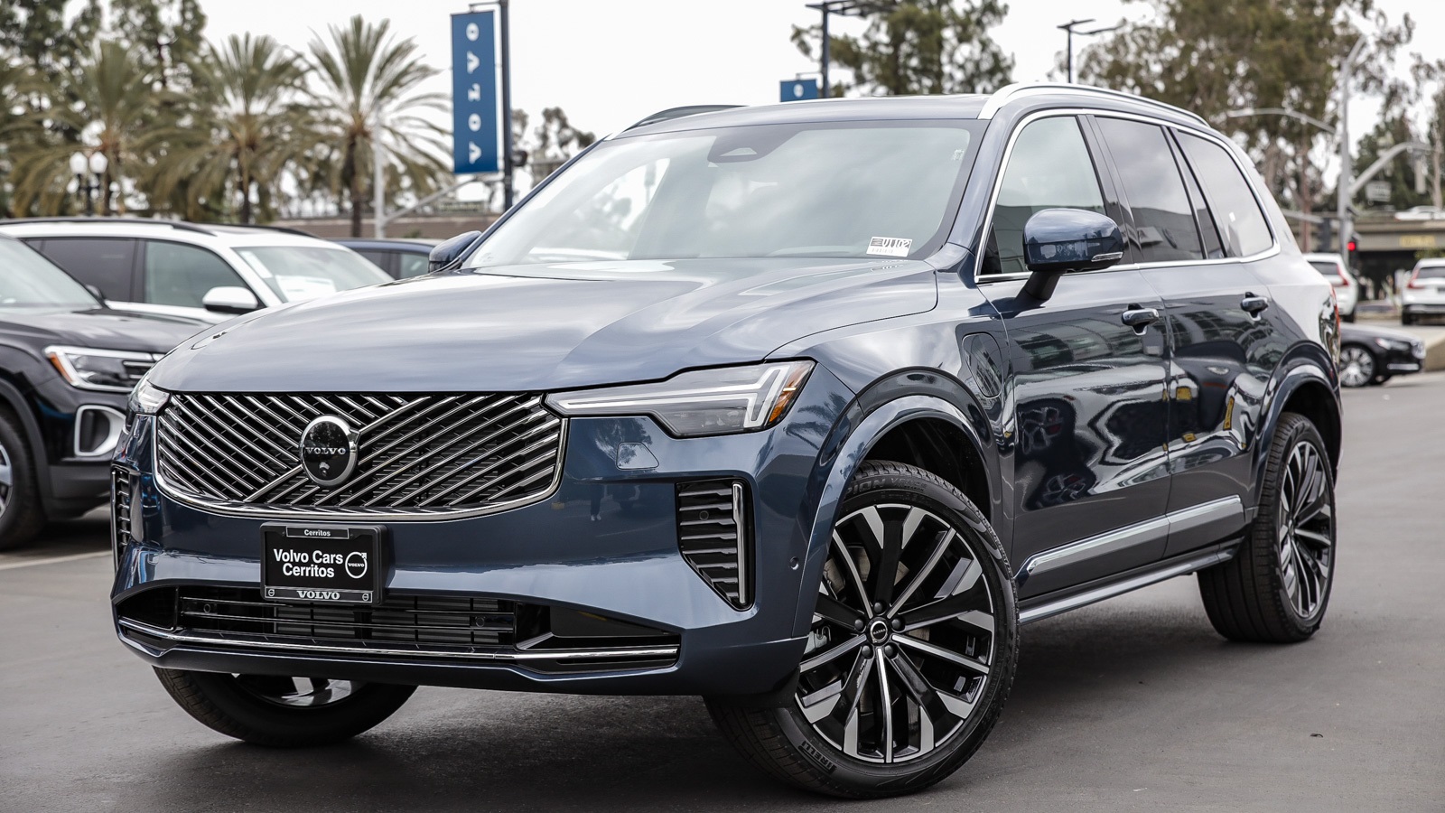2025 Volvo XC90 Plug-In Hybrid