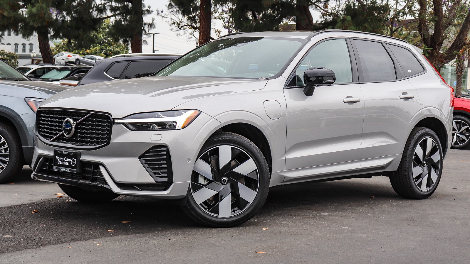 2025 Volvo XC60 Plug-In Hybrid 4D Sport Utility