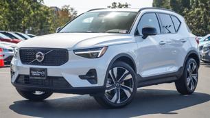 2025 Volvo XC40