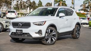 2025 Volvo XC40