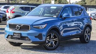 2025 Volvo XC40
