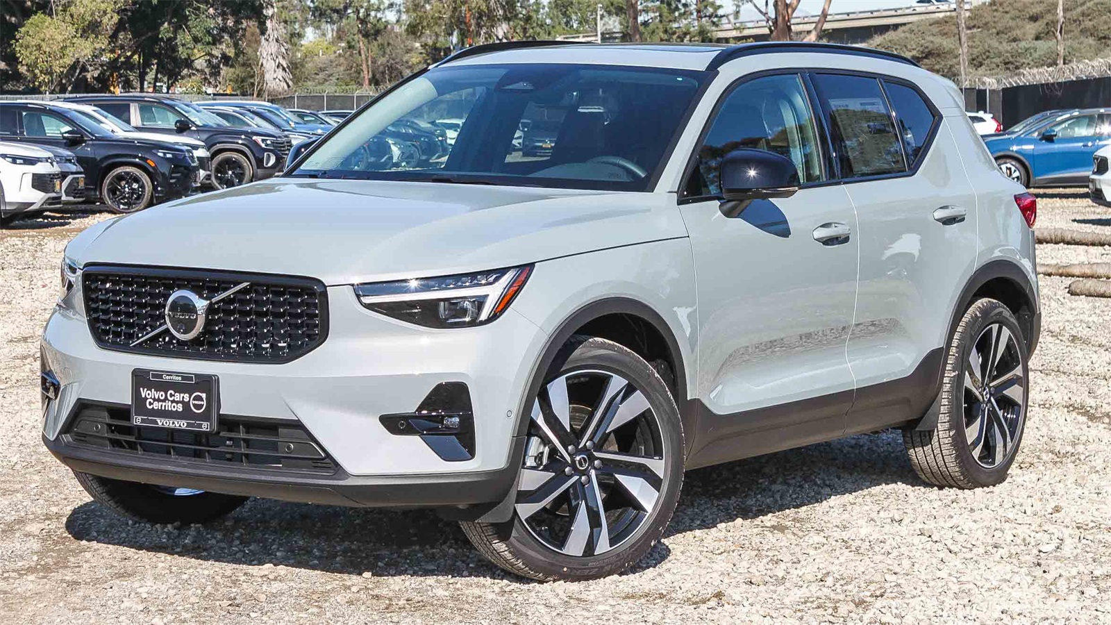 2026 Volvo XC40 4D Sport Utility